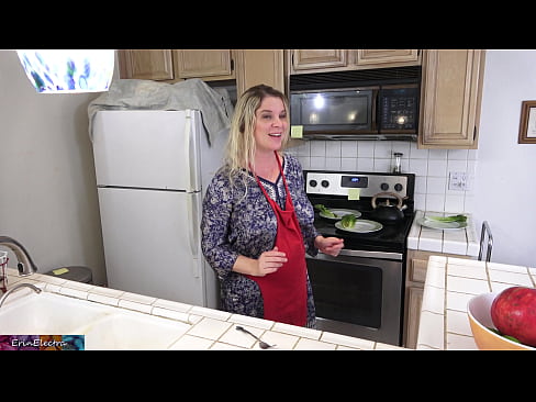 ❤️ A madrasta a ordenhá-lo na cozinha antes do seu encontro ☑ Porno vídeo em nós pt.porno-negrov.ru ❌️